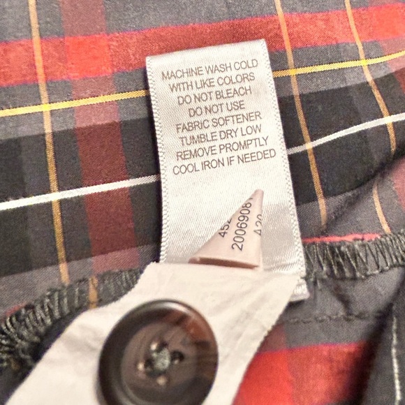 Duluth Trading Co Alaskan Hardgear Men's Plaid Shirt in Black and Red - Picture 7 of 9